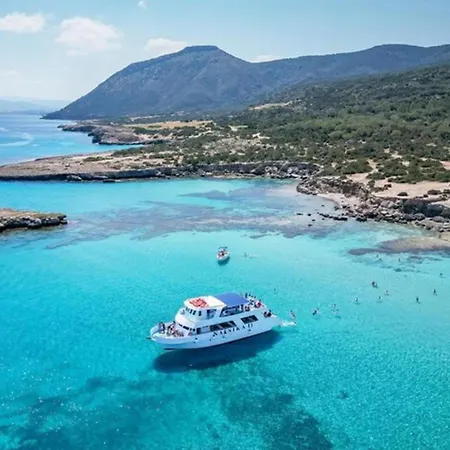 Unique Modern Beachfront Thalassa Latchi! * Néo Horió