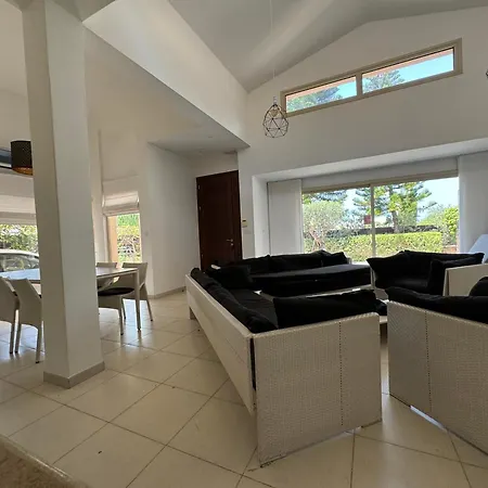 Βίλα Unique Modern Beachfront Thalassa Latchi!