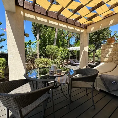 Unique Modern Beachfront Thalassa Latchi! Νέο Χωριό