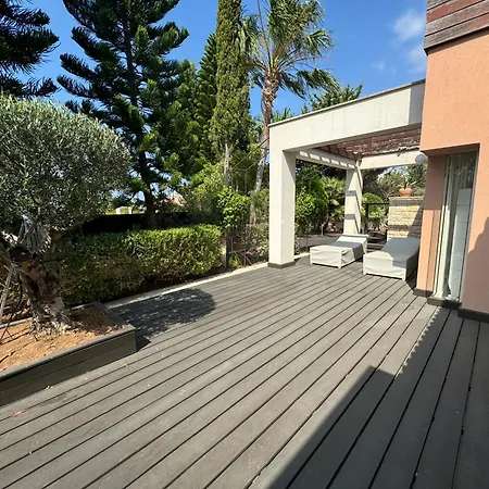 Unique Modern Beachfront Thalassa Latchi! * Néo Horió