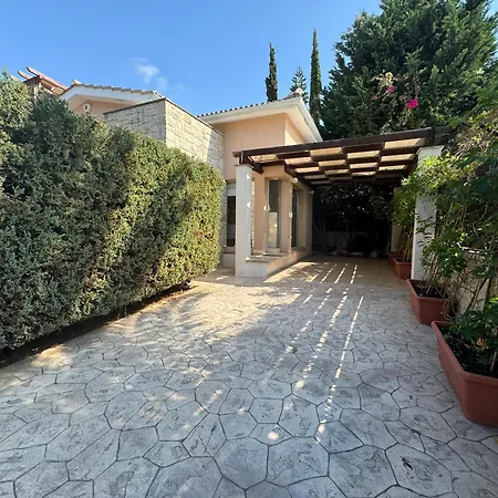 Βίλα Unique Modern Beachfront Thalassa Latchi!