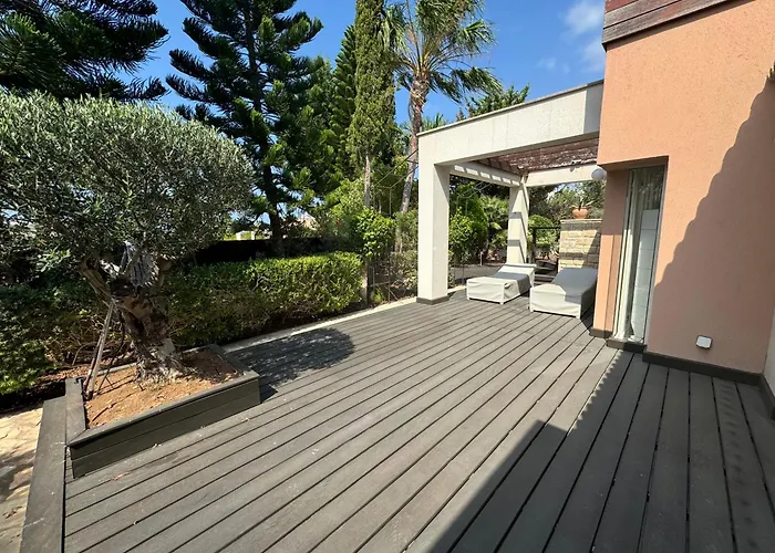 Unique Modern Beachfront Thalassa Latchi! * Neo Chorio